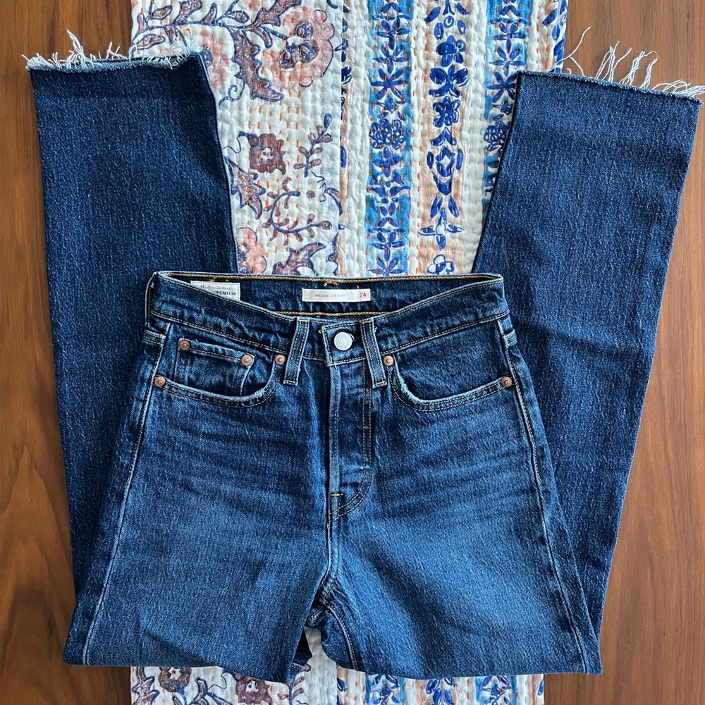 Levi's Wedgie straight jeans size 24